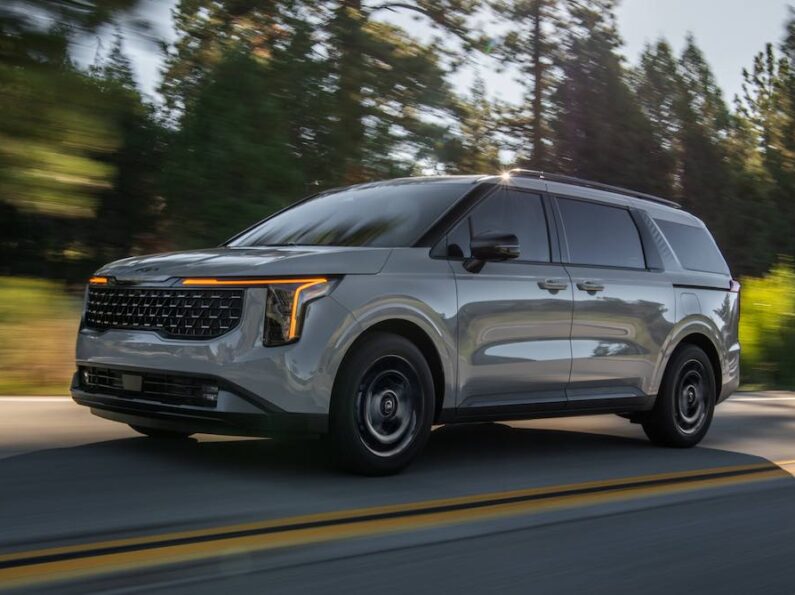 Kia Carnival Hybrid SX Prestige 2026: análisis del nuevo estándar en minivans electrificadas