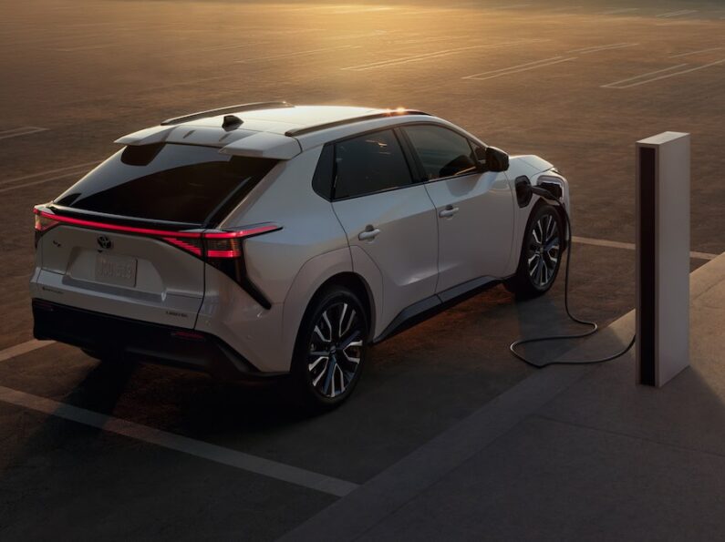 Análisis del Toyota bZ XLE Plus 2026: Fortalezas y debilidades